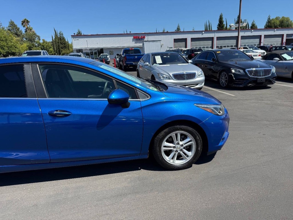 2017 Chevrolet Cruze Image 31