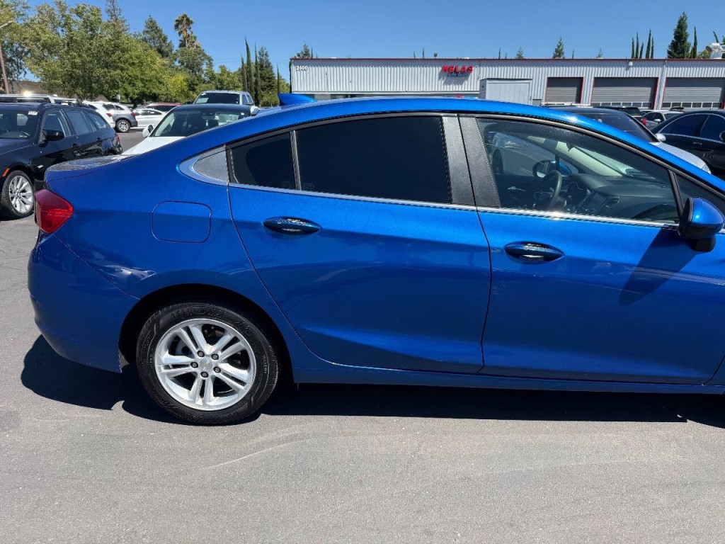 2017 Chevrolet Cruze Image 32