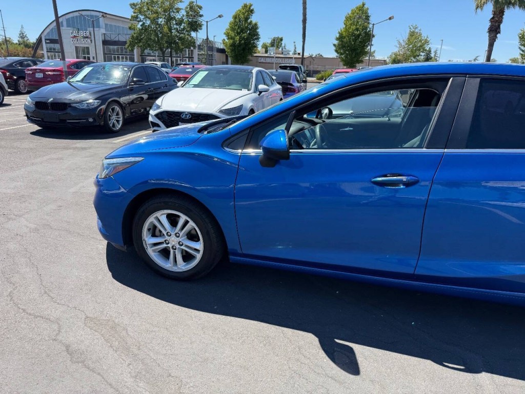 2017 Chevrolet Cruze Image 34