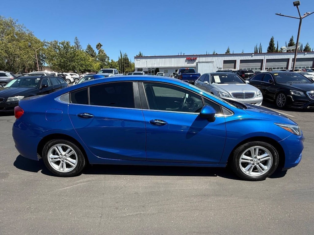 2017 Chevrolet Cruze Image 4