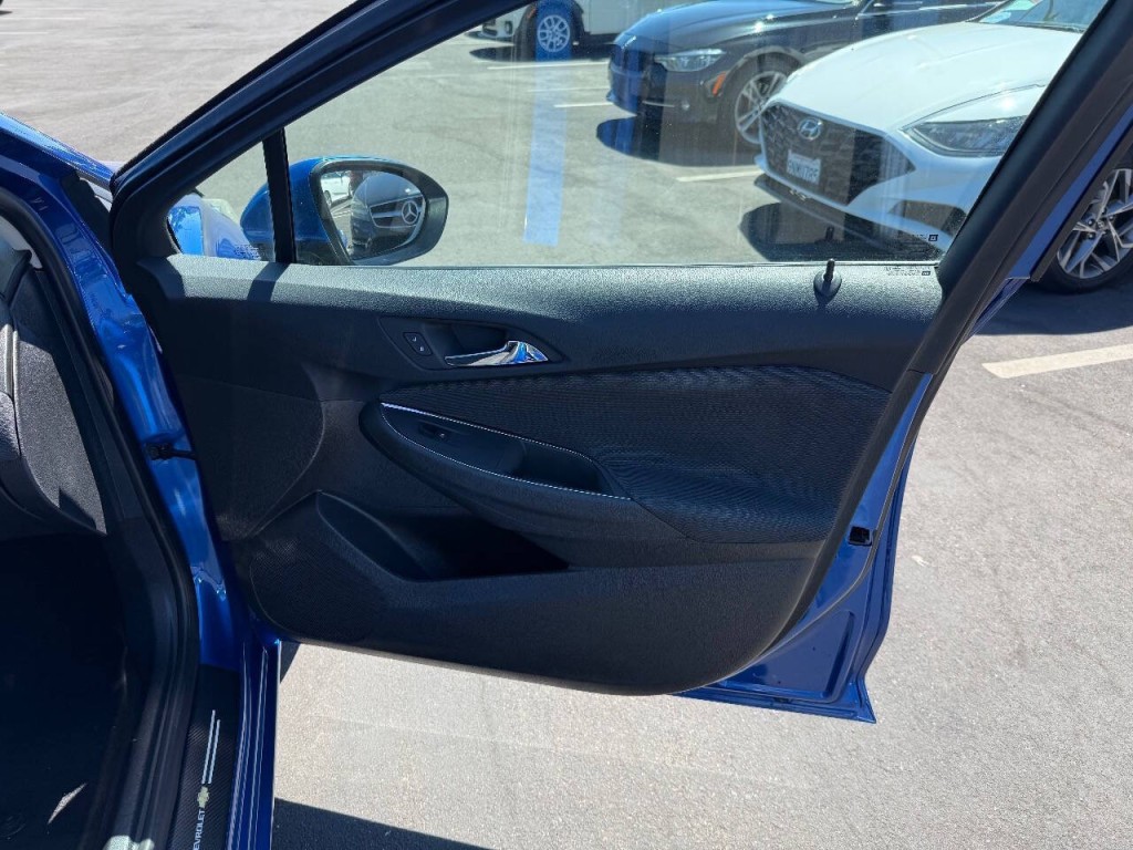 2017 Chevrolet Cruze Image 28