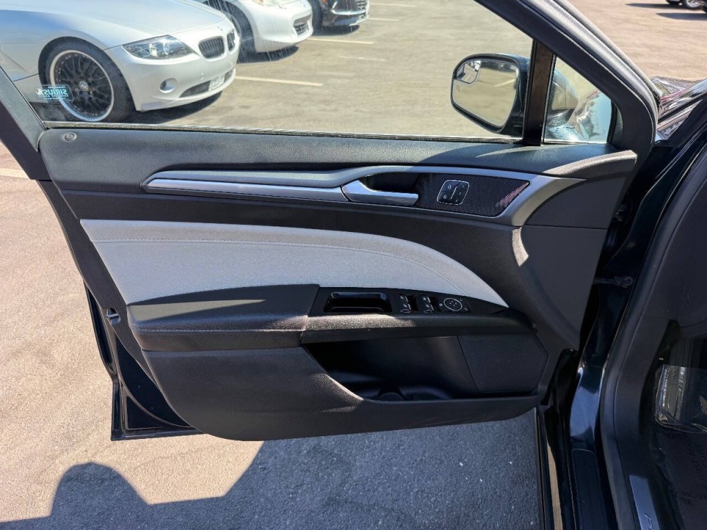 2014 Ford Fusion Image 19