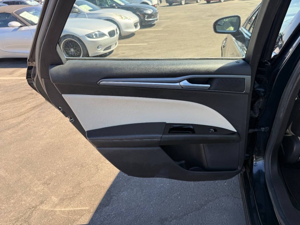 2014 Ford Fusion Image 22