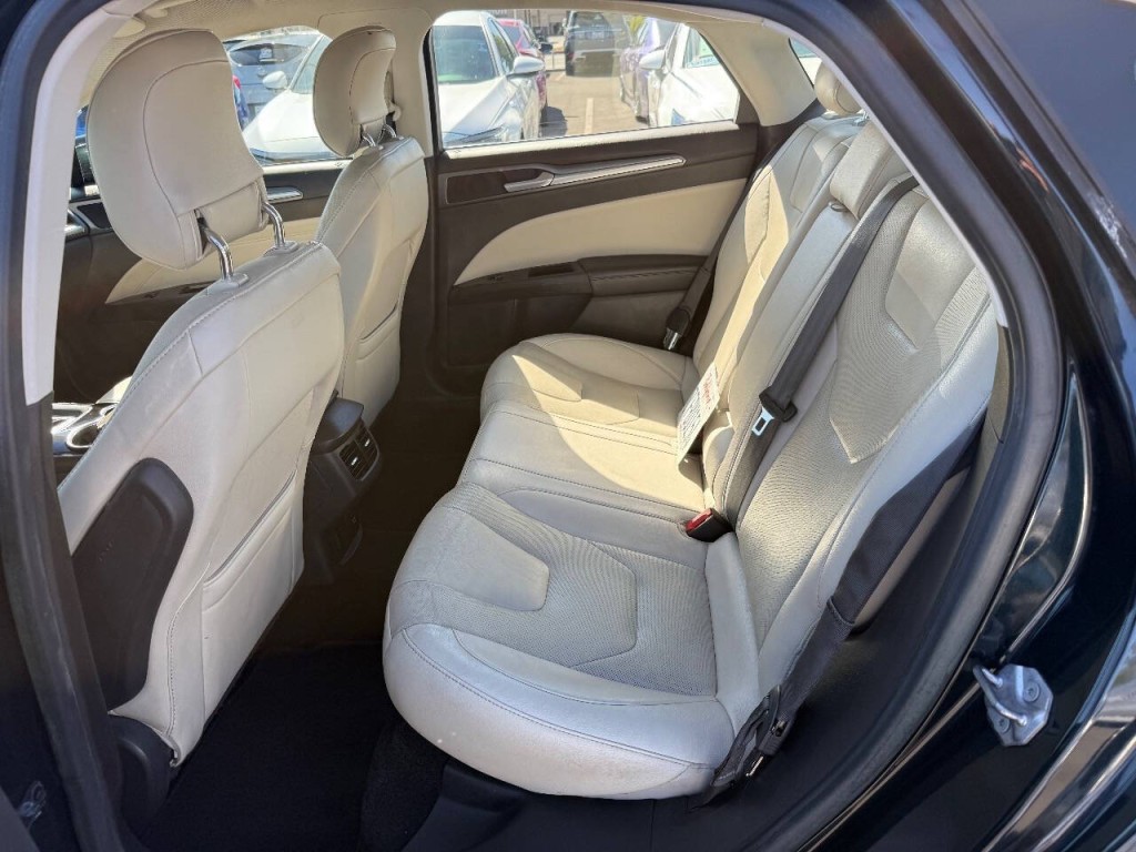 2014 Ford Fusion Image 24