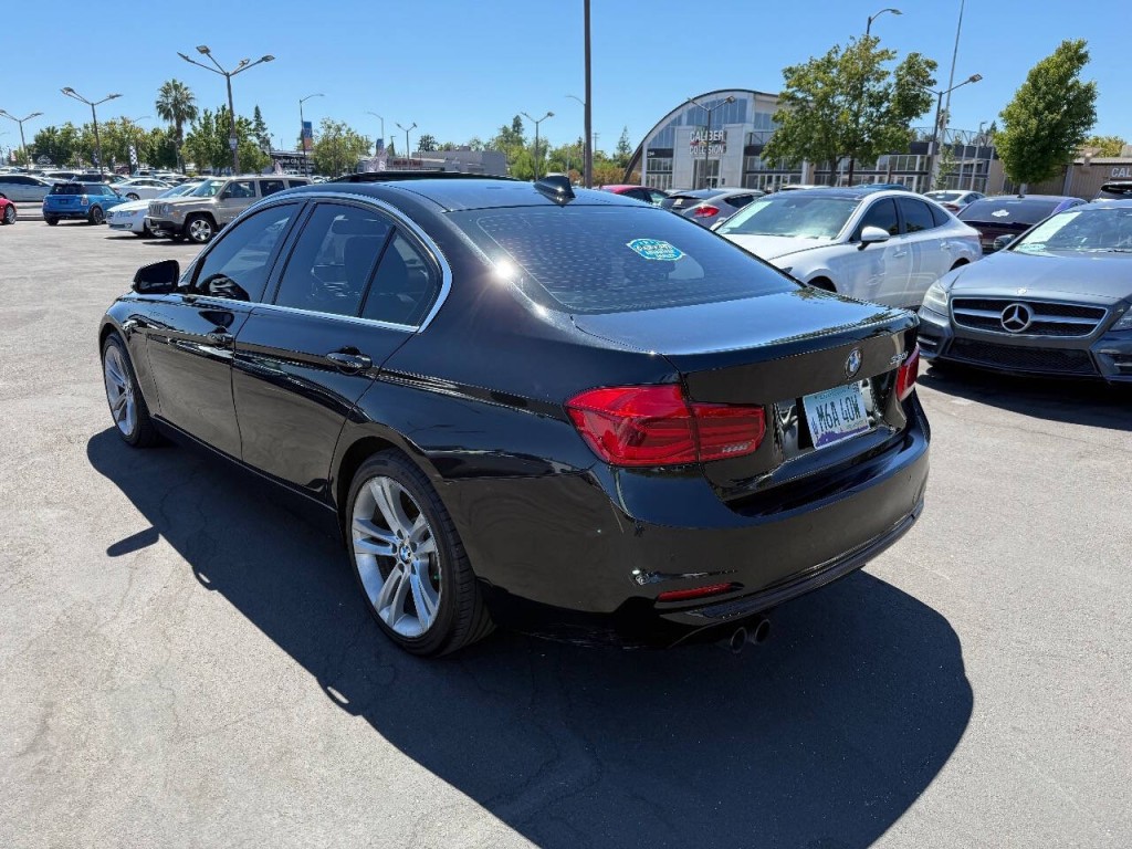 2017 BMW 3 Series Image 7