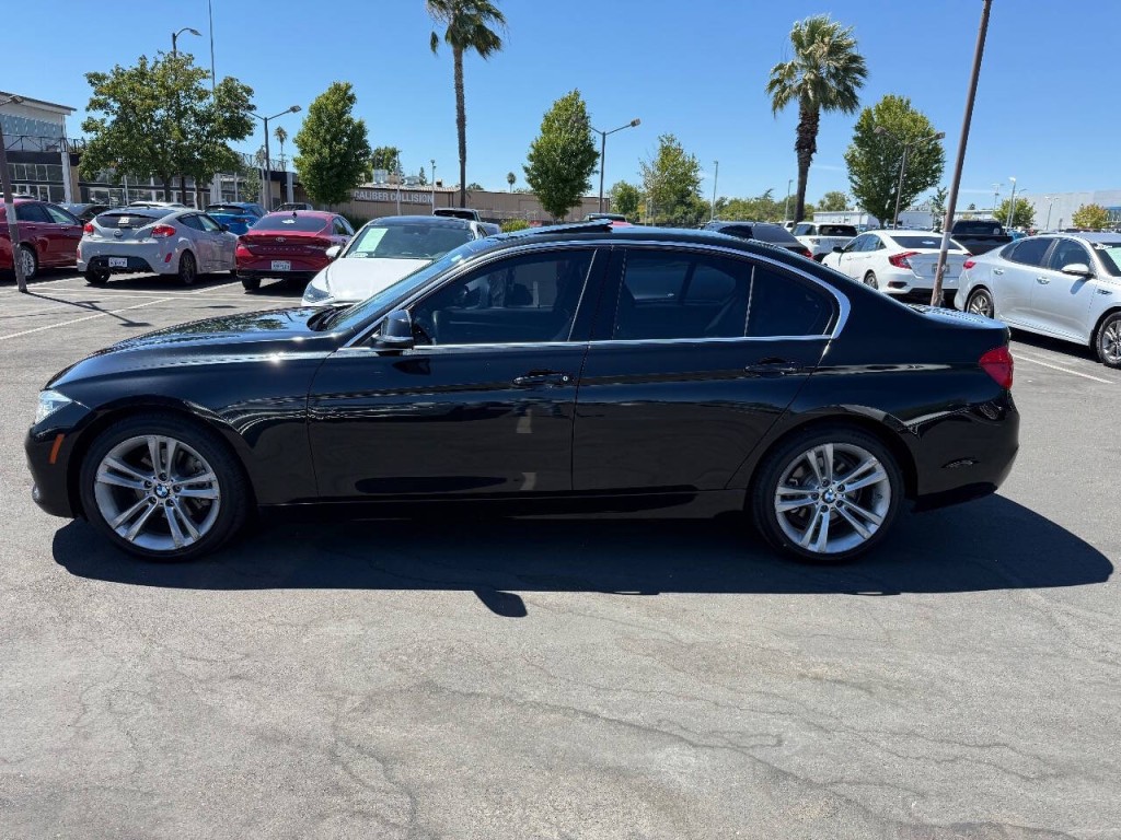 2017 BMW 3 Series Image 8