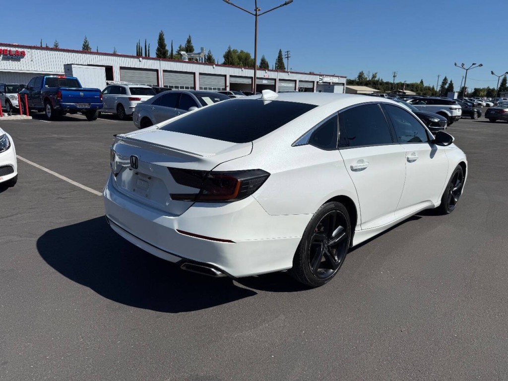 2020 Honda Accord Image 5