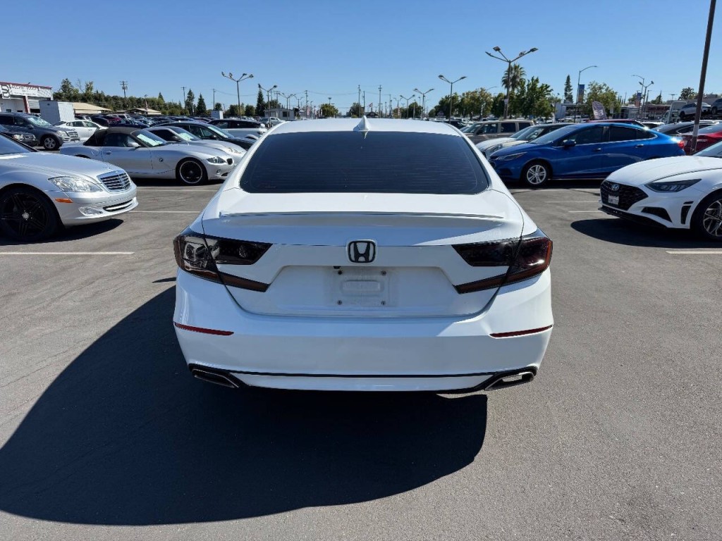 2020 Honda Accord Image 6