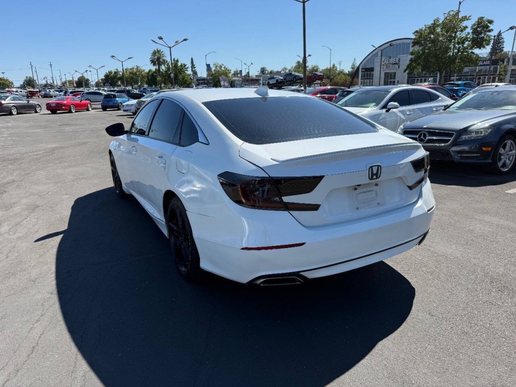 2020 Honda Accord Image 7