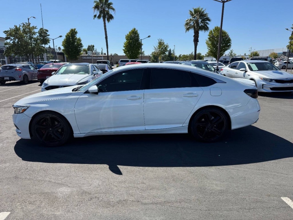 2020 Honda Accord Image 8