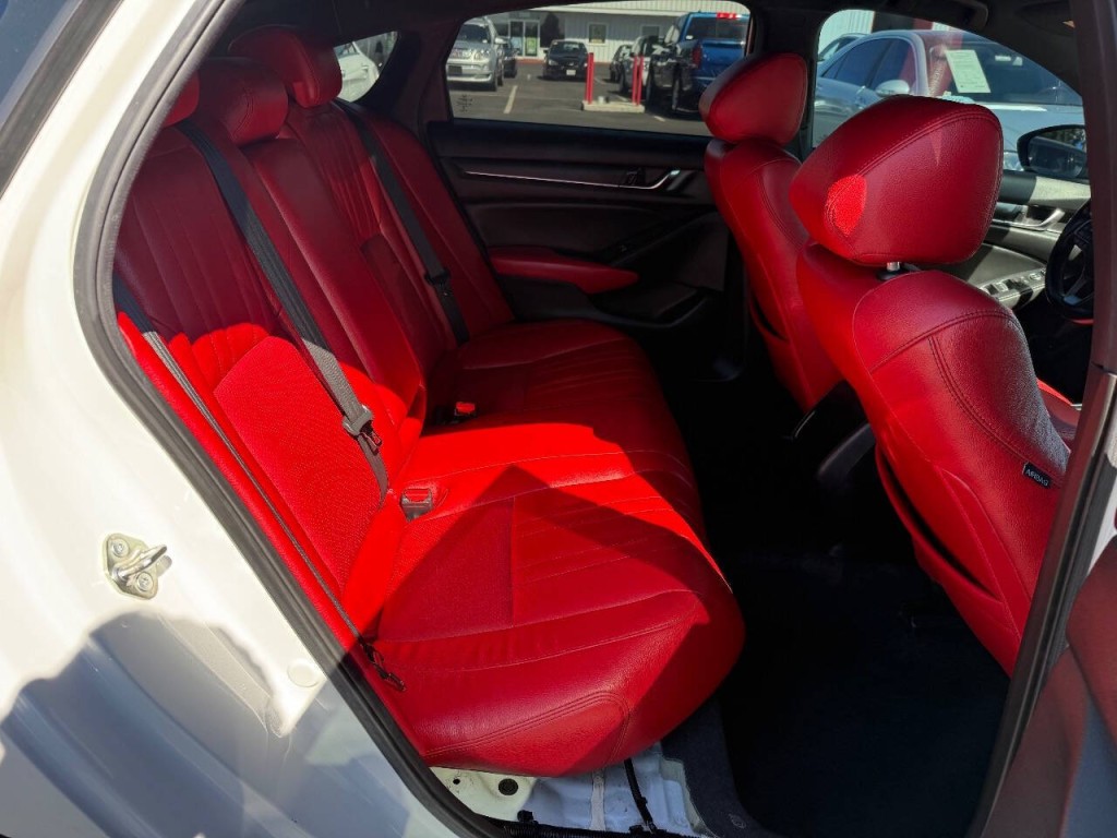 2020 Honda Accord Image 10