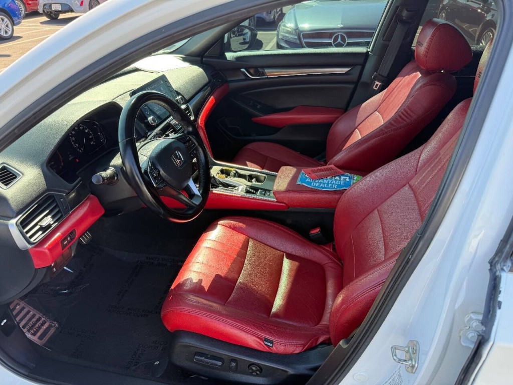 2020 Honda Accord Image 12
