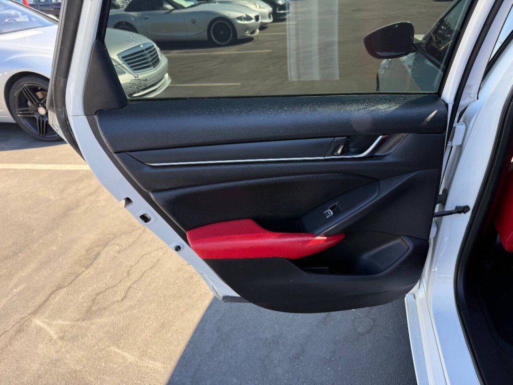 2020 Honda Accord Image 23