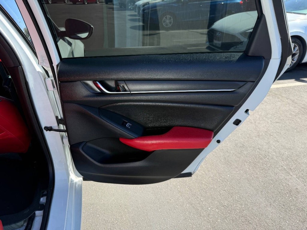2020 Honda Accord Image 28