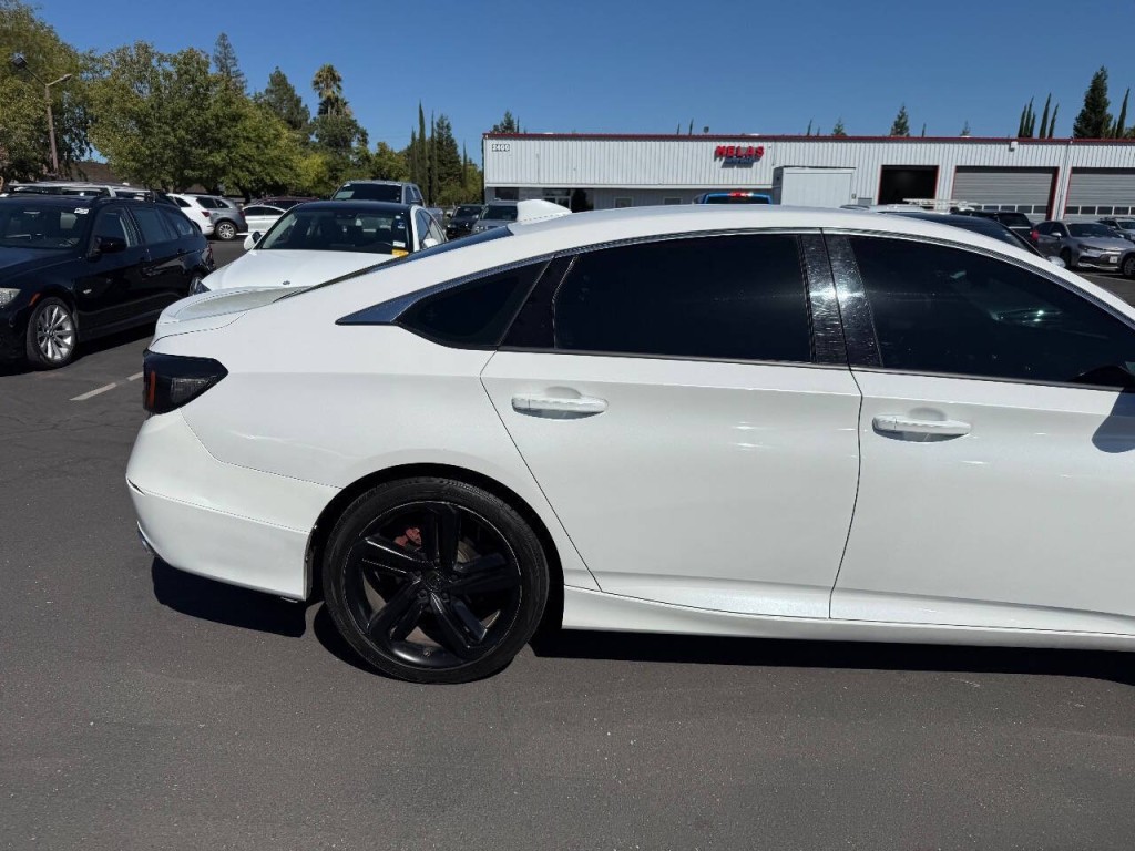 2020 Honda Accord Image 34