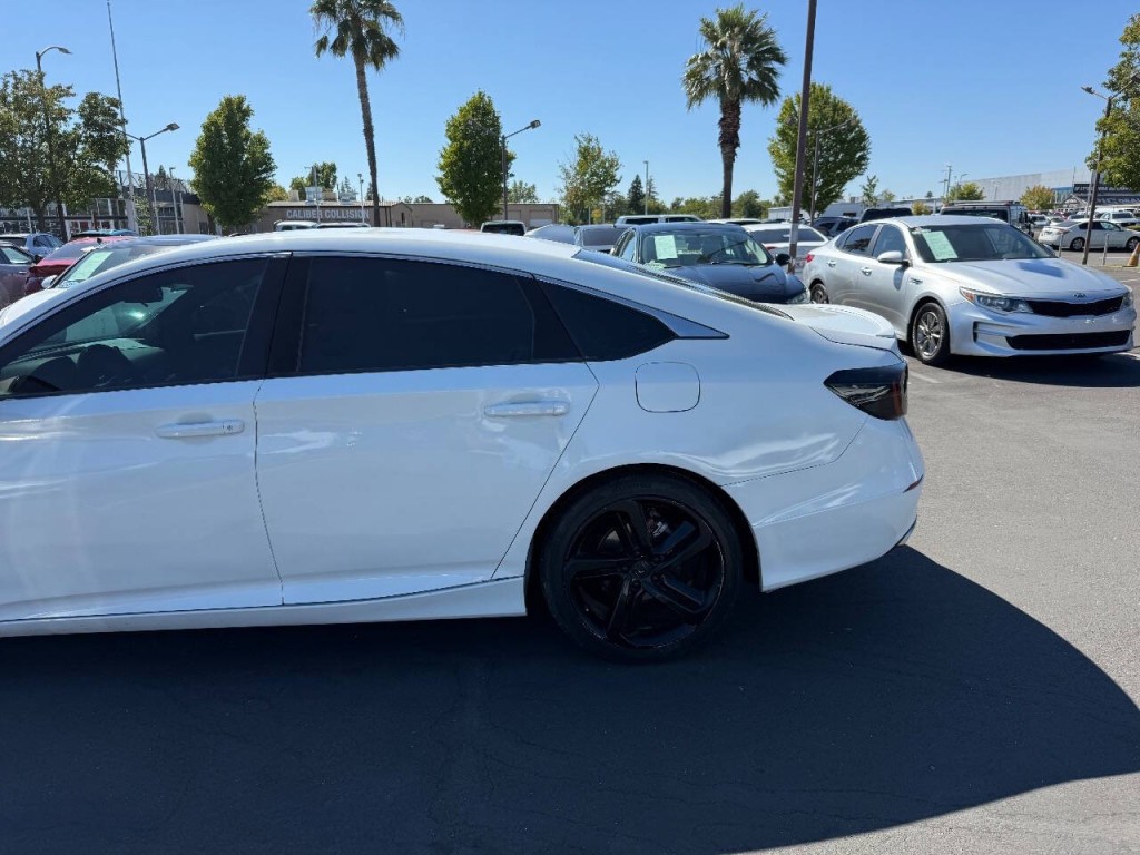 2020 Honda Accord Image 35