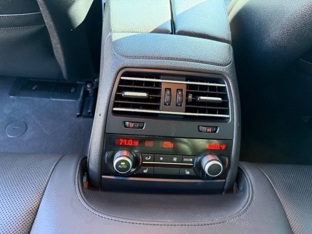 2013 BMW 6 Series Image 28