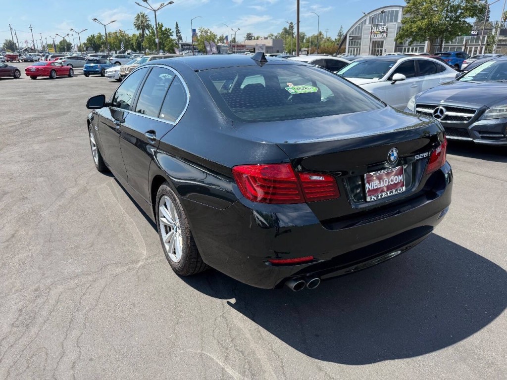 2016 BMW 5 Series Image 7