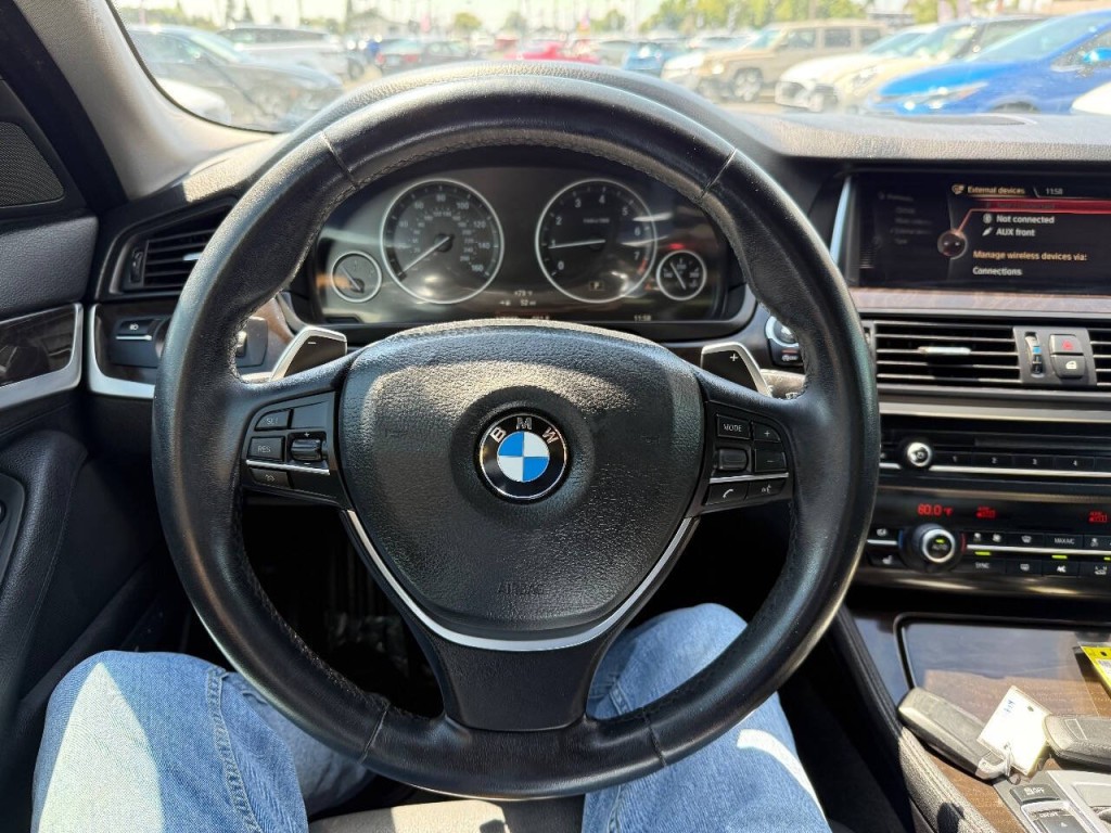 2016 BMW 5 Series Image 10