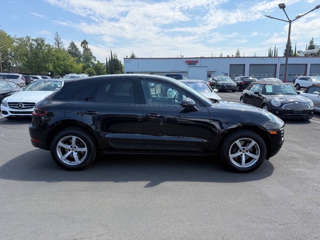 2018 Porsche Macan Image 4