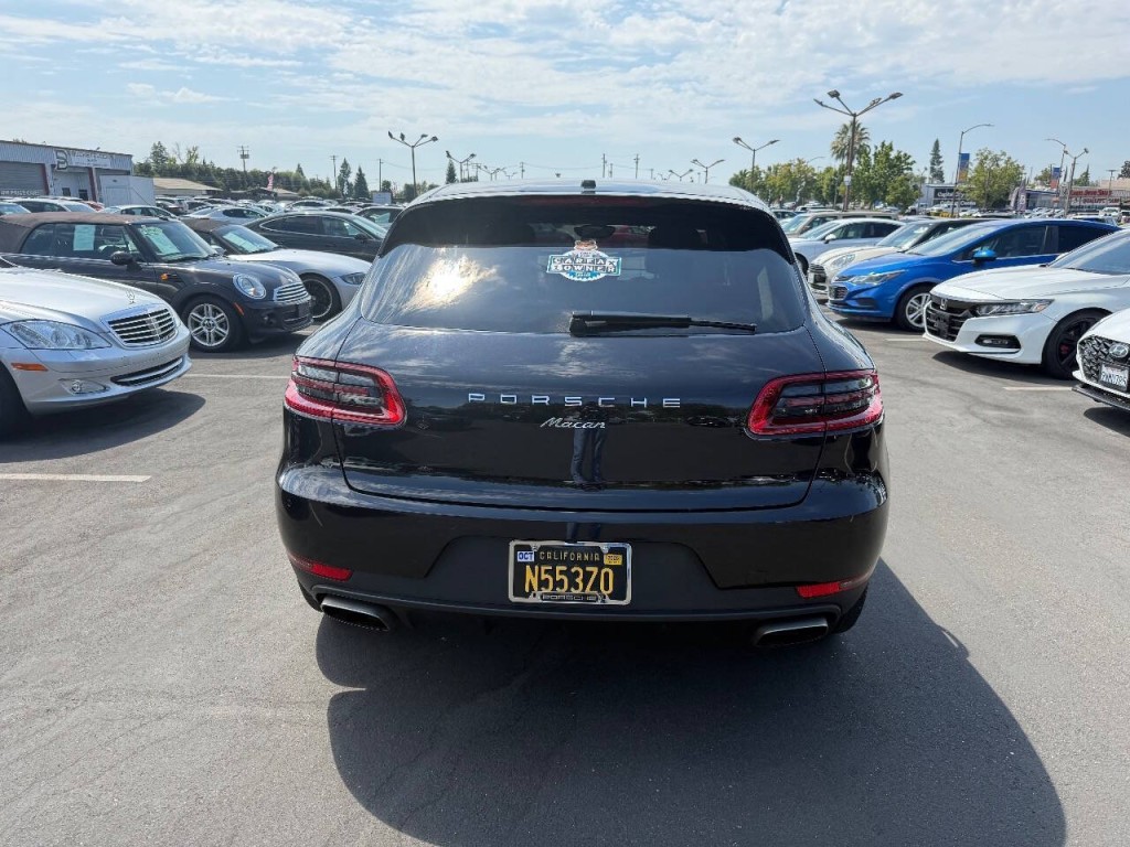 2018 Porsche Macan Image 6
