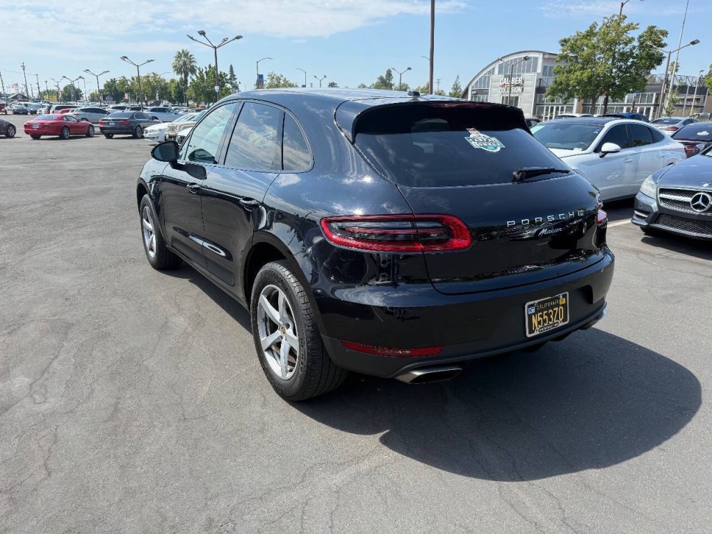 2018 Porsche Macan Image 7