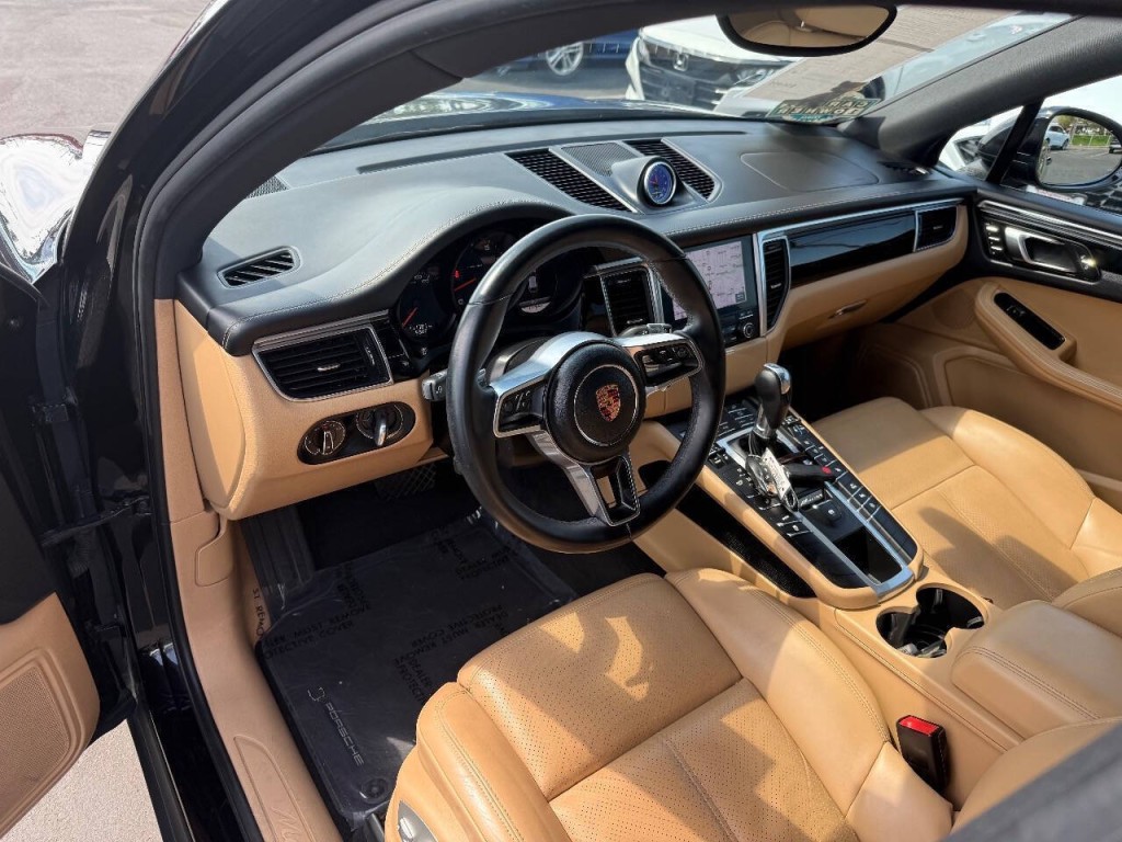 2018 Porsche Macan Image 9
