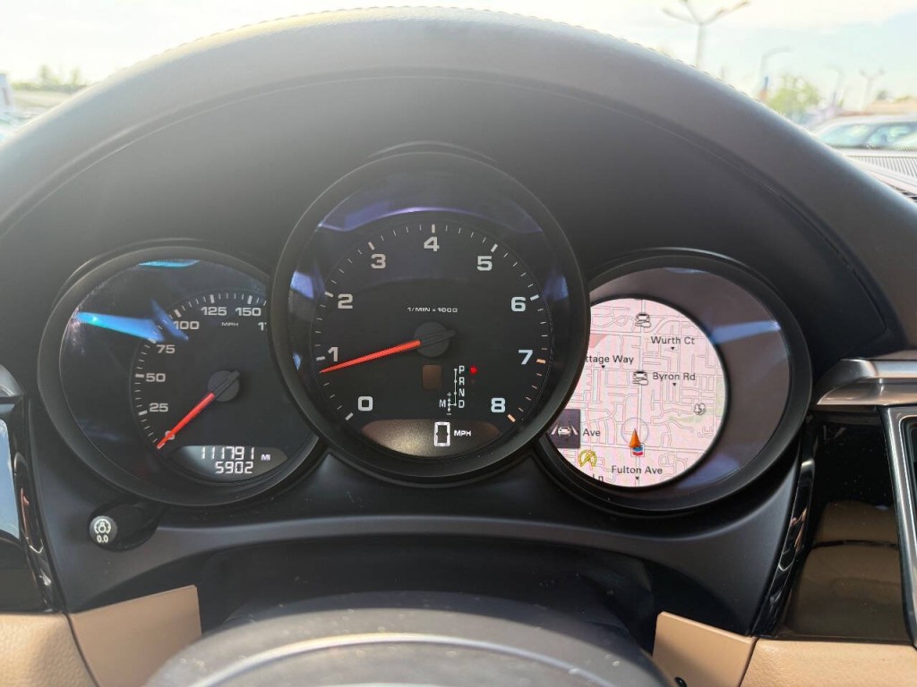 2018 Porsche Macan Image 13