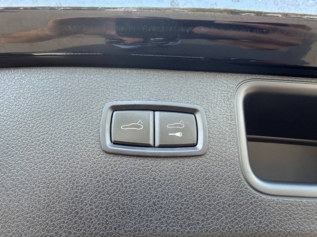2018 Porsche Macan Image 34