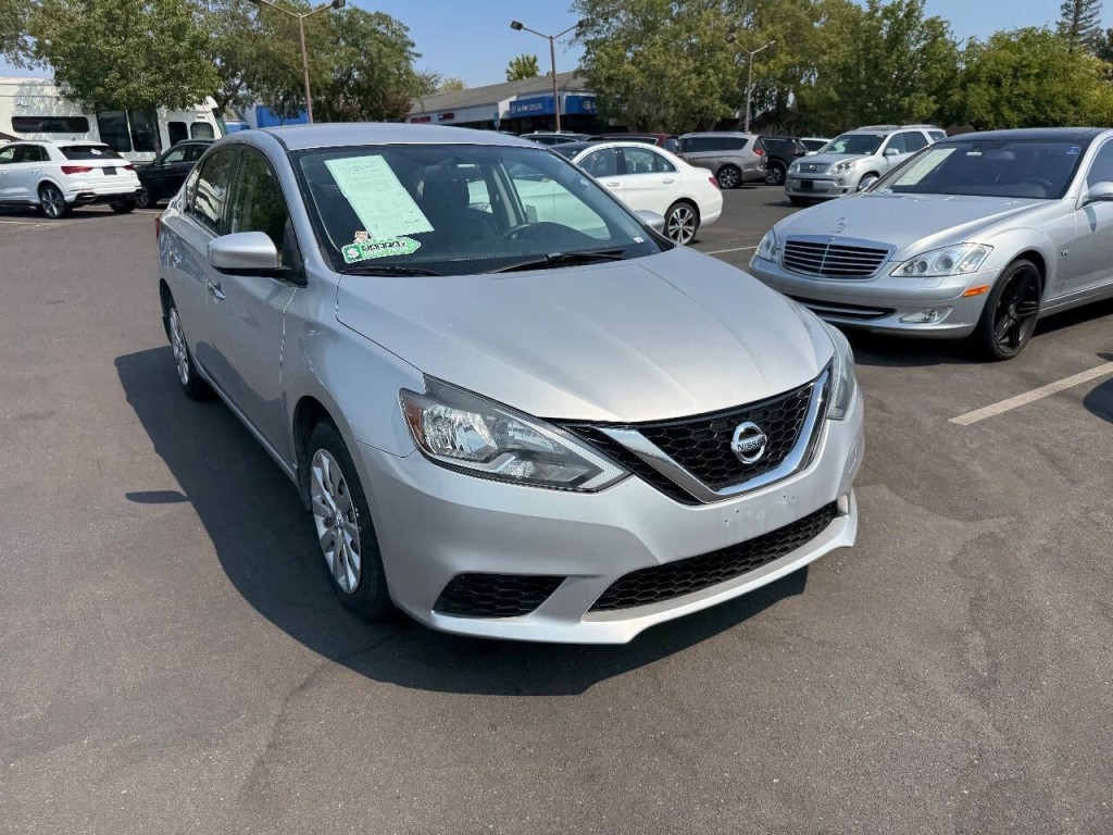 2016 Nissan Sentra Image 3