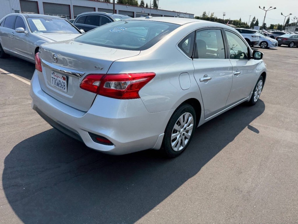 2016 Nissan Sentra Image 5