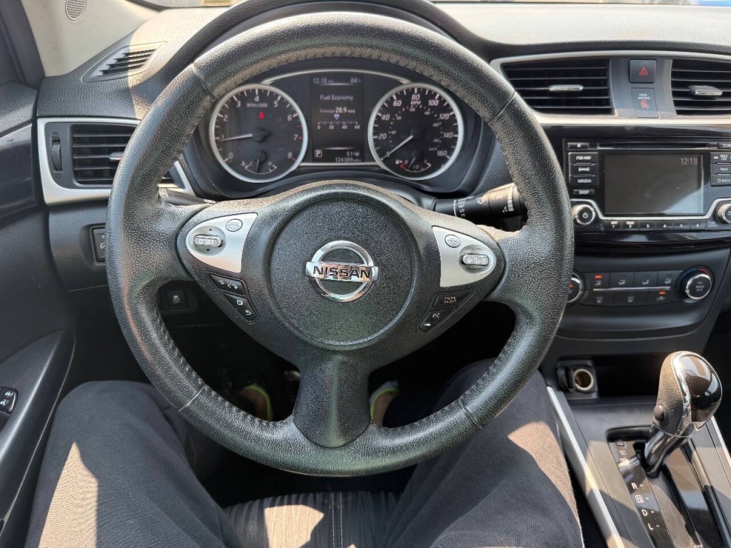 2016 Nissan Sentra Image 9