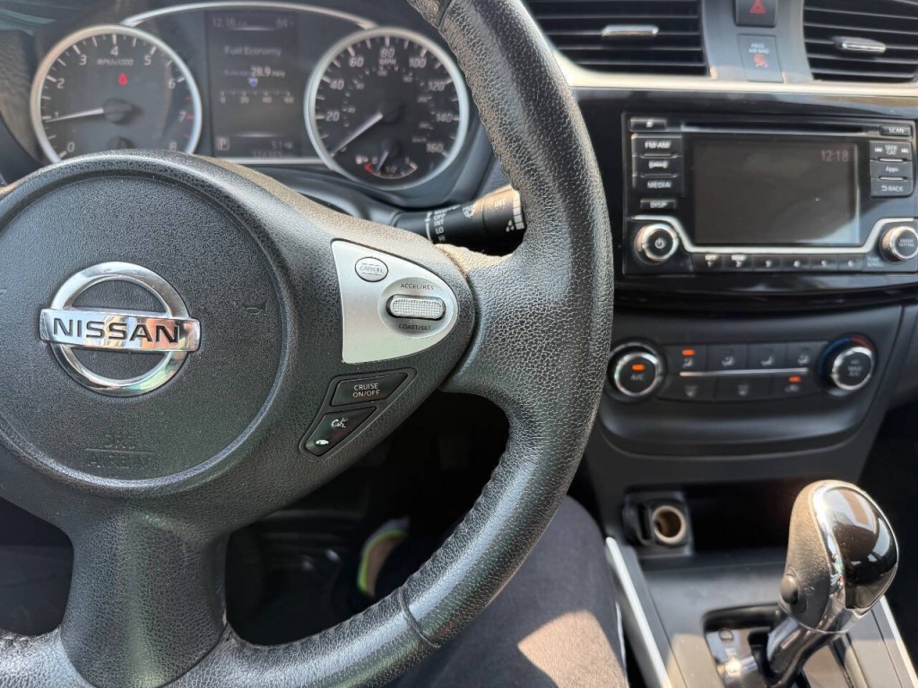 2016 Nissan Sentra Image 10