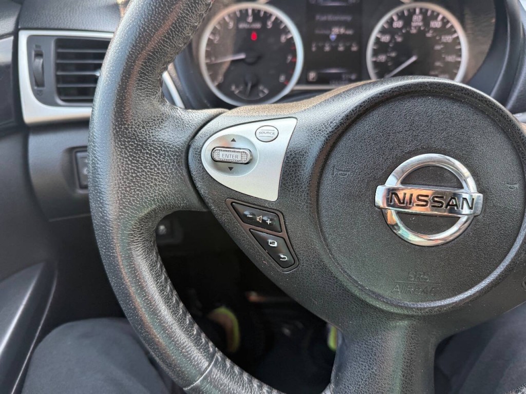 2016 Nissan Sentra Image 11