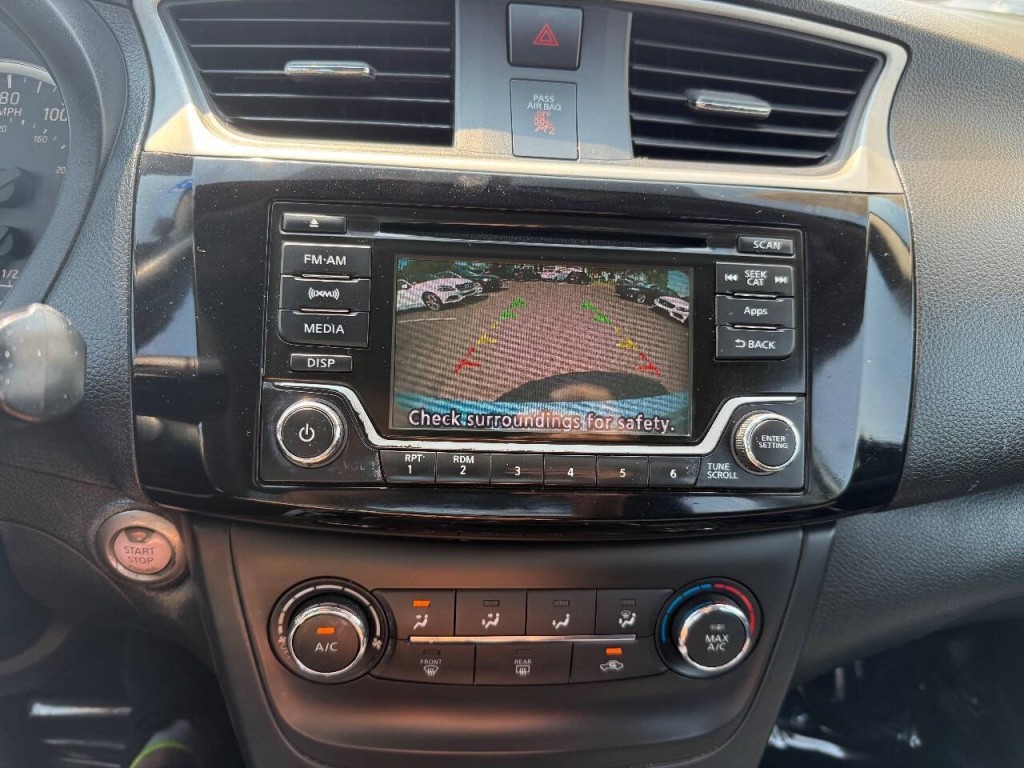 2016 Nissan Sentra Image 13