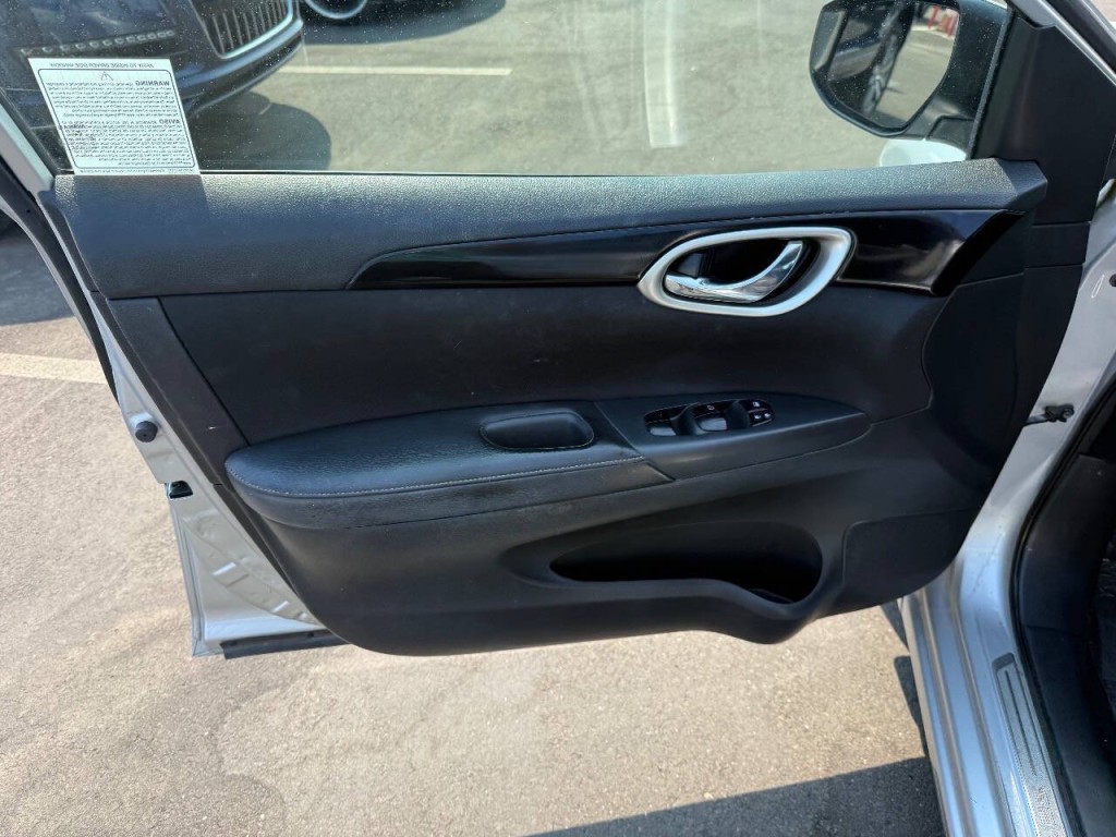 2016 Nissan Sentra Image 16