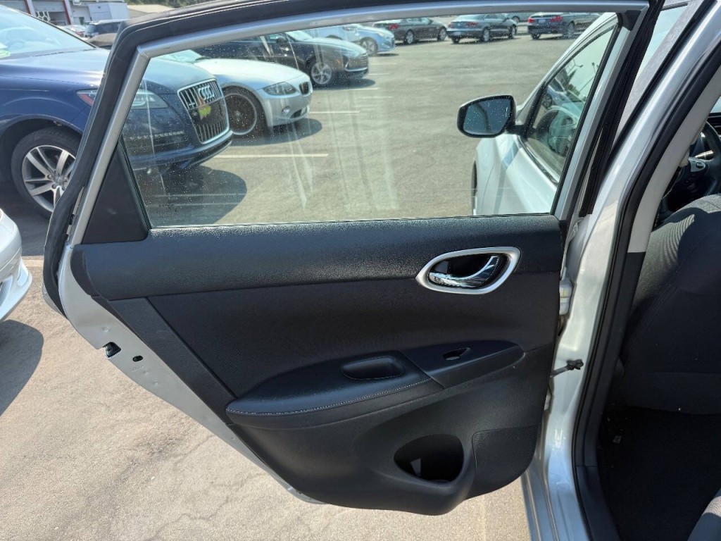 2016 Nissan Sentra Image 20