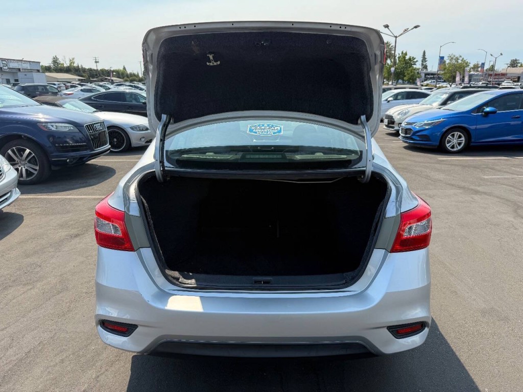 2016 Nissan Sentra Image 24