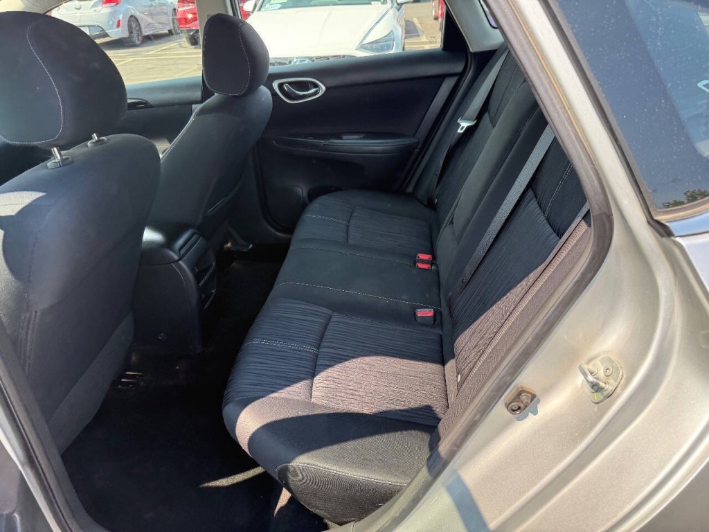 2016 Nissan Sentra Image 26
