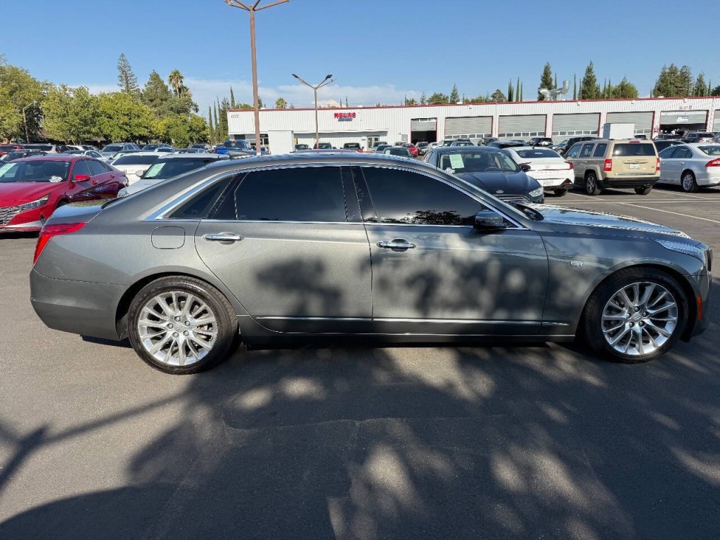 2016 Cadillac CT6 Image 4