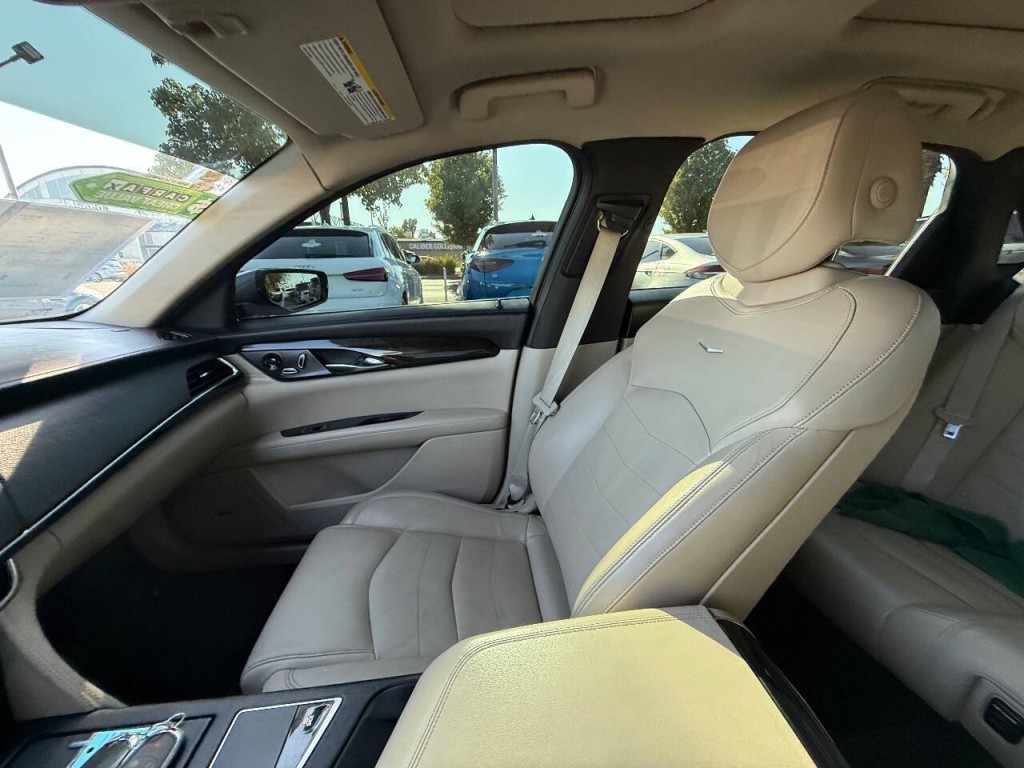 2016 Cadillac CT6 Image 22