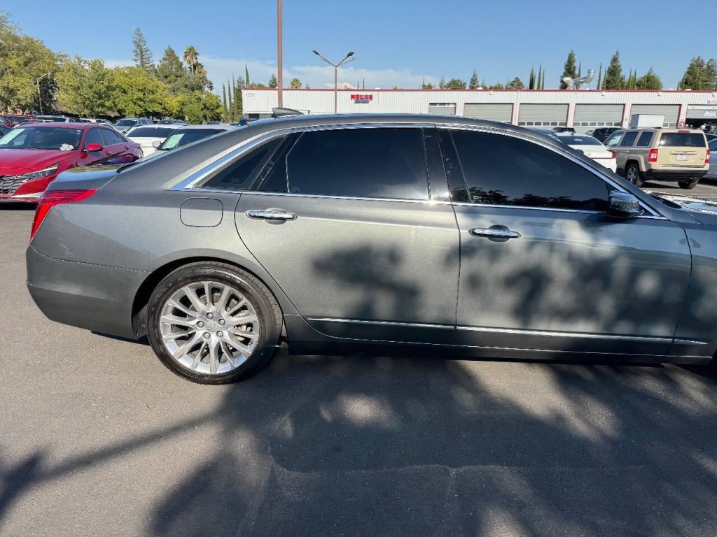 2016 Cadillac CT6 Image 40