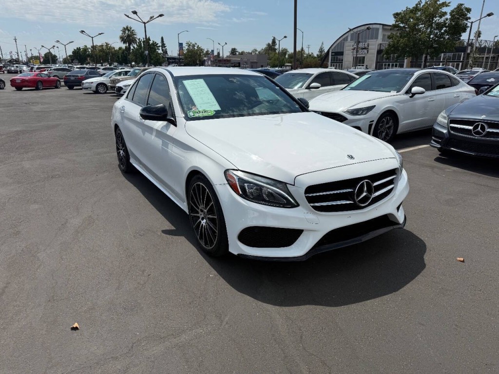 2017 Mercedes-Benz C-Class Image 3
