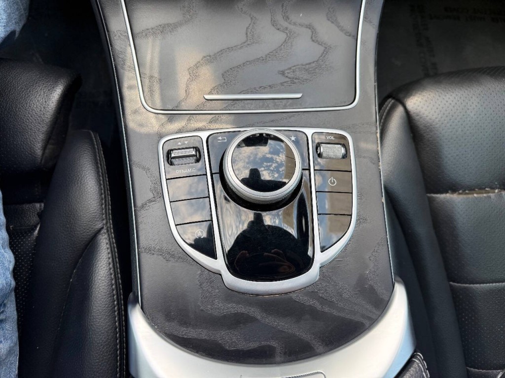 2017 Mercedes-Benz C-Class Image 16