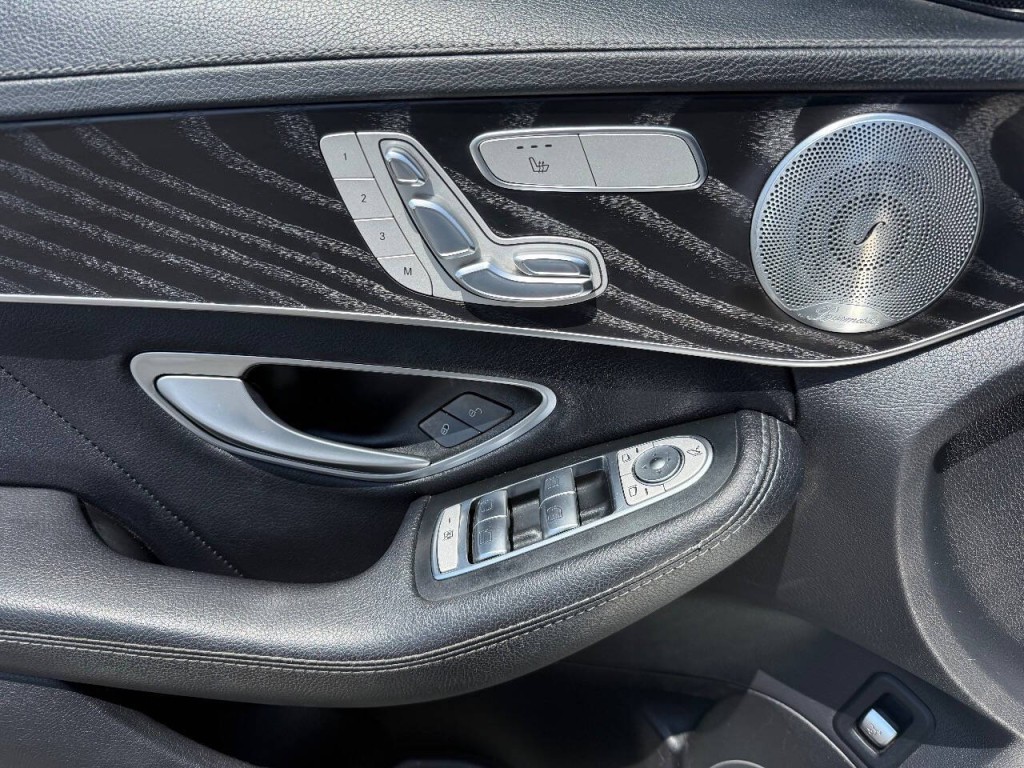 2017 Mercedes-Benz C-Class Image 18