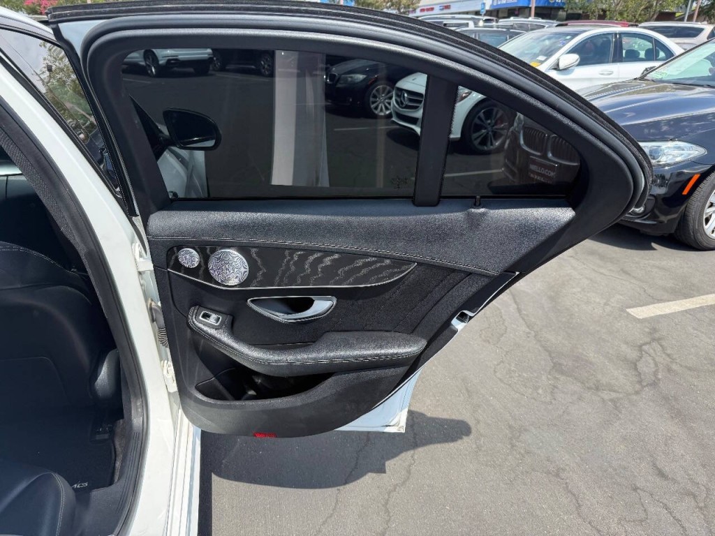2017 Mercedes-Benz C-Class Image 25
