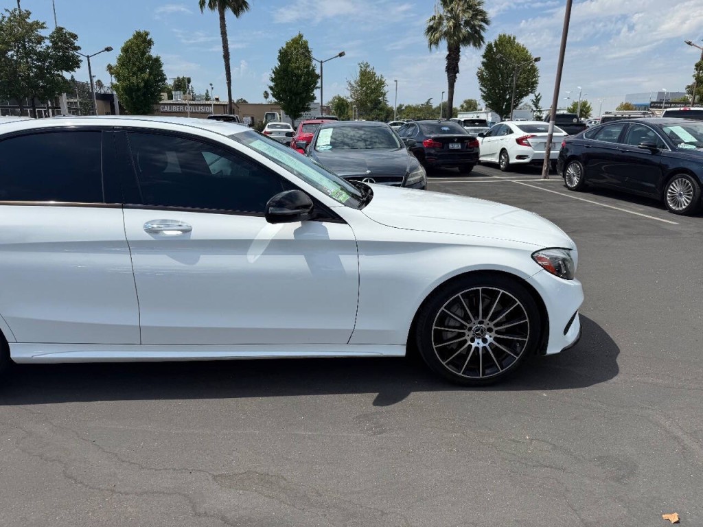 2017 Mercedes-Benz C-Class Image 29