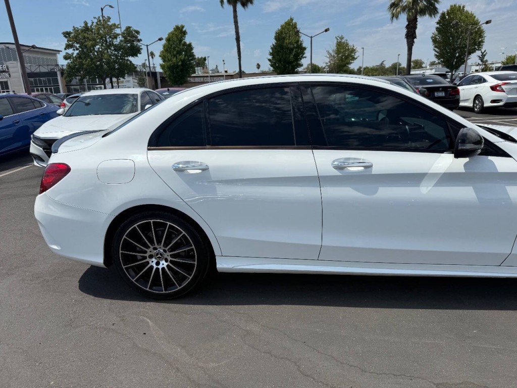 2017 Mercedes-Benz C-Class Image 30