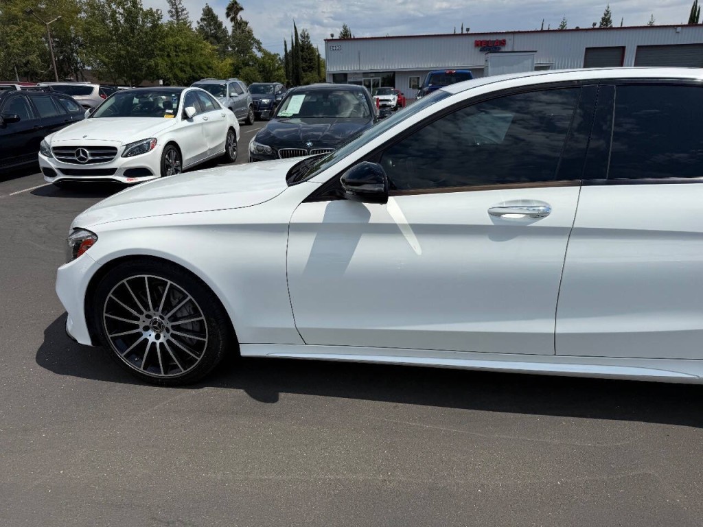 2017 Mercedes-Benz C-Class Image 32