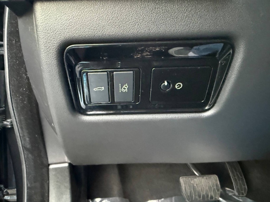 2016 Jaguar XF Image 28